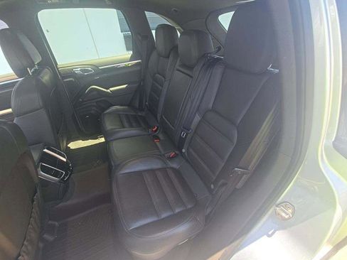 Used 2016 Porsche Cayenne S AWD/4WD image 9