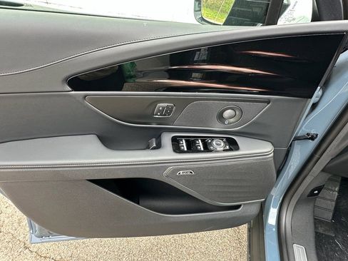 New 2026 Lincoln Nautilus Reserve AWD/4WD image 19