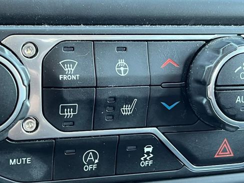 Used 2021 Jeep Gladiator Mojave AWD/4WD image 9