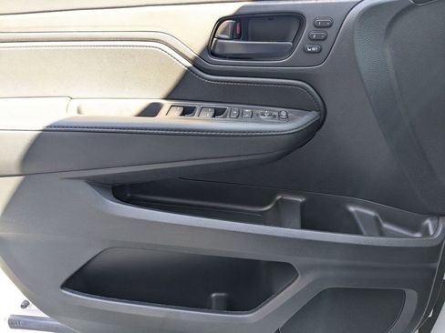 Used 2025 Honda Odyssey Sport-L image 11