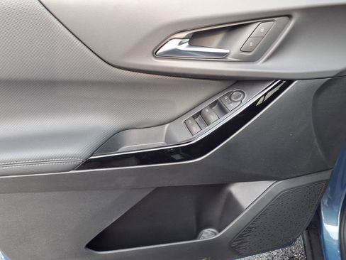 New 2026 Chevrolet Equinox LT w/ Midnight Edition FWD image 9
