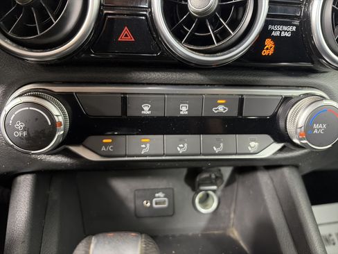 Used 2022 Nissan Sentra S w/ Lighting Package FWD image 19
