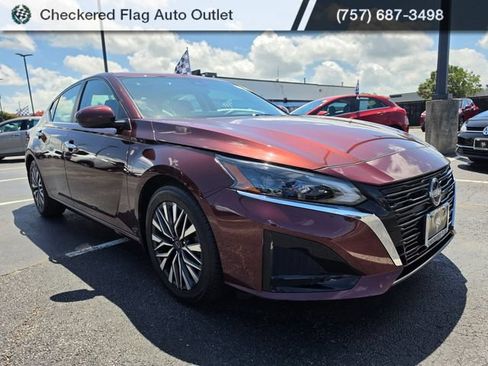 Used 2023 Nissan Altima 2.5 SV w/ SV Premium Package FWD image 7