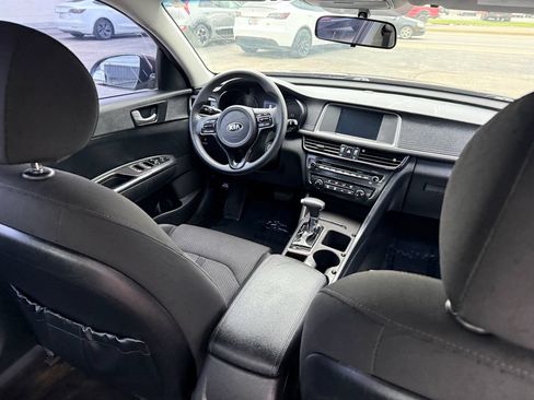 Used 2018 Kia Optima LX FWD image 12