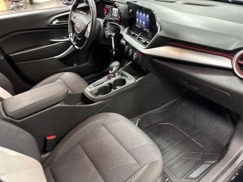 Used 2024 Chevrolet Trax RS w/ Driver Confidence Package FWD image 10