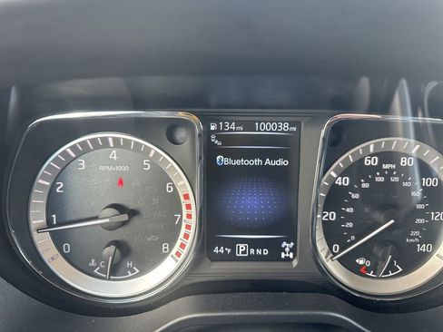 Used 2017 Nissan Titan PRO-4X w/ Pro-4x Convenience Package image 9