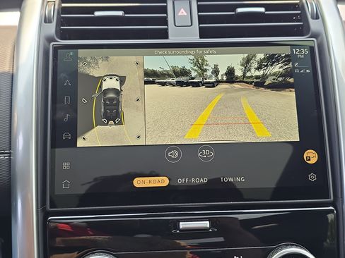 Certified 2025 Land Rover Discovery Dynamic SE AWD/4WD image 26