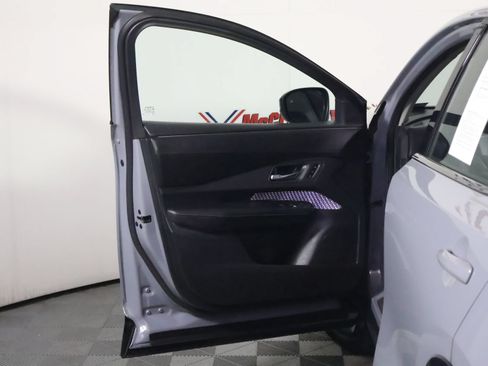 Used 2024 Nissan Ariya AWD image 23