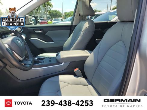Used 2023 Toyota Highlander XLE FWD image 19