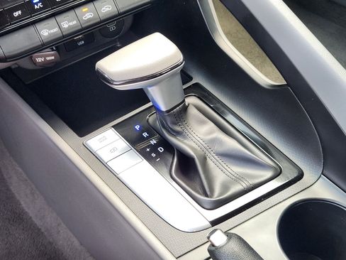Used 2024 Hyundai Elantra SEL FWD image 19