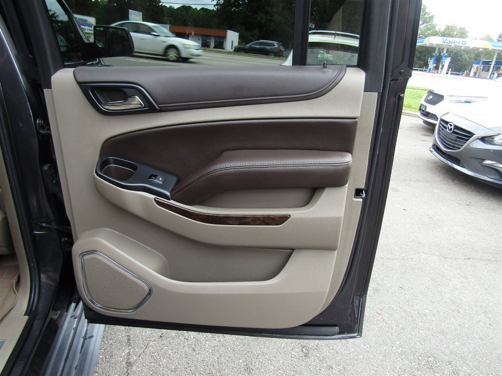 Used 2018 Chevrolet Suburban LT AWD/4WD image 23