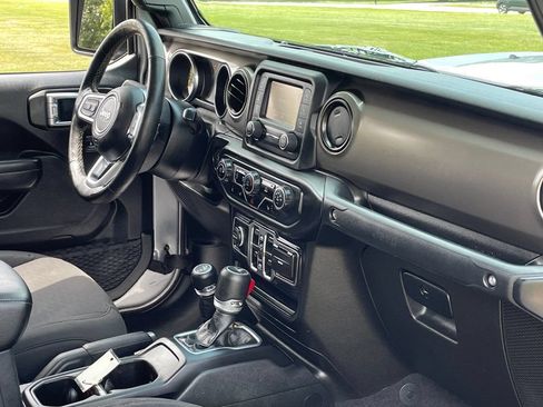 Used 2020 Jeep Gladiator Sport w/ Quick Order Package 24S AWD/4WD image 21