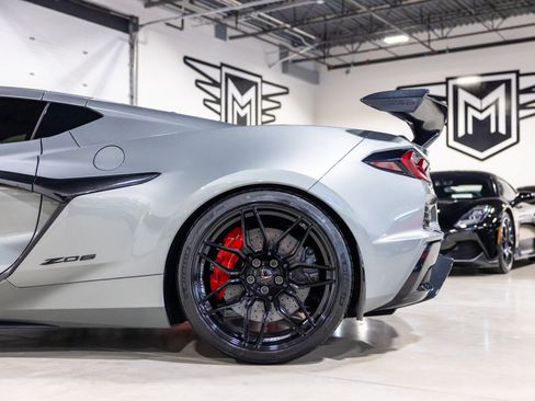 Used 2024 Chevrolet Corvette Z06 w/ Z07 Performance Package RWD image 16