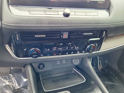 Used 2024 Nissan Rogue Platinum w/ Platinum Premium Package FWD image 32