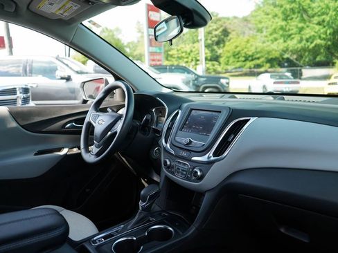 Used 2024 Chevrolet Equinox LT w/ Driver Convenience Package AWD/4WD image 13