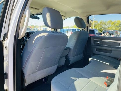 Used 2019 RAM 1500 Classic SLT image 23