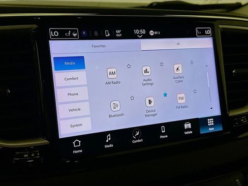 Used 2024 Chrysler Pacifica Touring-L image 15