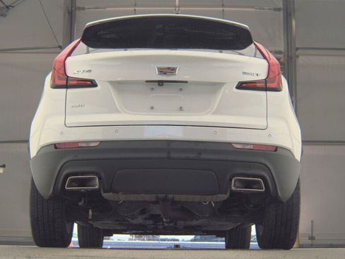 Used 2023 Cadillac XT4 Luxury w/ Cold Weather Package AWD/4WD image 9