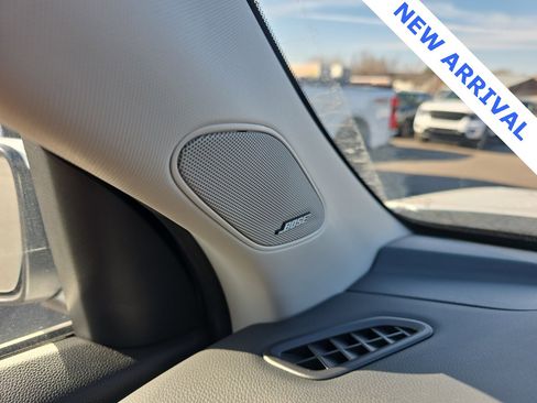 Used 2025 Honda Pilot Touring image 12