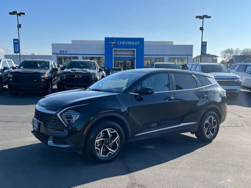 Used 2024 Kia Sportage LX AWD/4WD image 1
