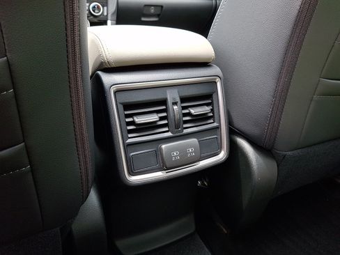Used 2020 Subaru Forester Limited AWD/4WD image 12