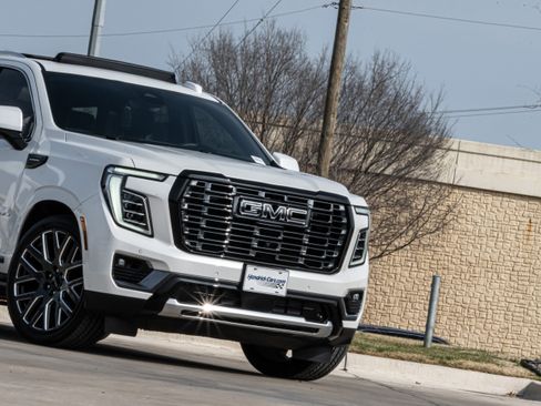 Used 2025 GMC Yukon Denali Ultimate image 5