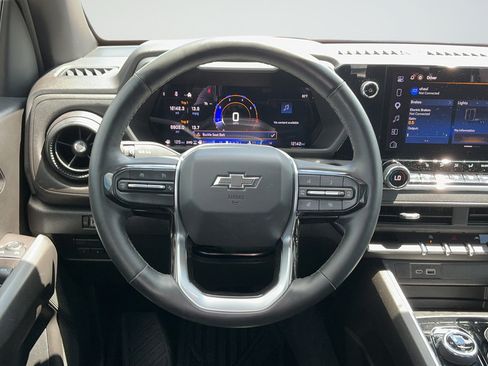 Used 2026 Chevrolet Colorado Trail Boss AWD/4WD image 9