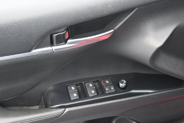 Used 2019 Toyota Camry XSE FWD image 12