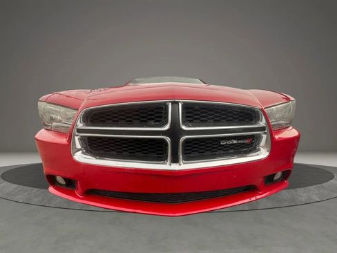 Used 2013 Dodge Charger SXT image 3