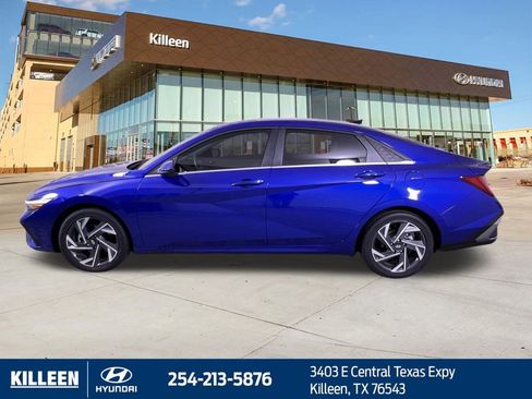 Used 2025 Hyundai Elantra SEL image 5