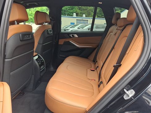 Used 2022 BMW X5 M50i AWD/4WD image 9