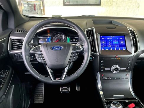 Used 2020 Ford Edge ST w/ Cold Weather Package image 6