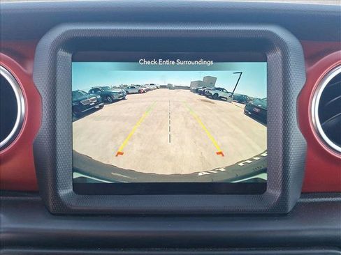 Used 2022 Jeep Wrangler Unlimited Rubicon w/ LED Lighting Group AWD/4WD image 13