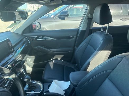 Used 2021 Kia Seltos EX image 8