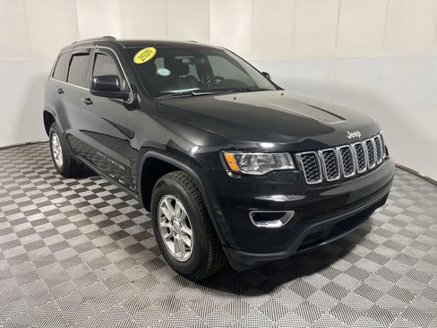 Used 2020 Jeep Grand Cherokee Laredo AWD/4WD image 2