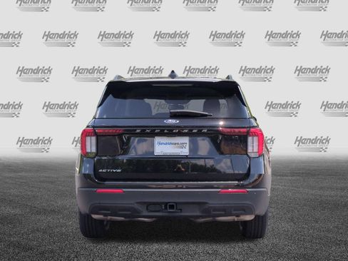 Used 2025 Ford Explorer Active RWD image 9