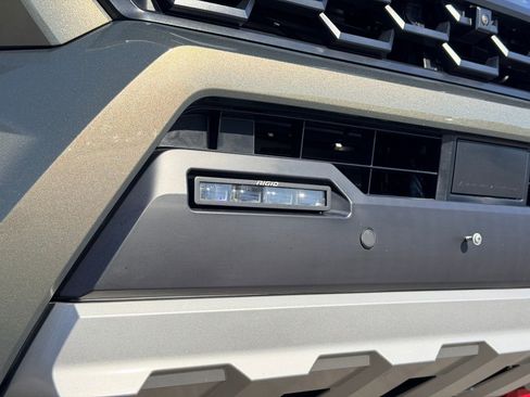 Used 2025 Toyota Tacoma Trailhunter image 8