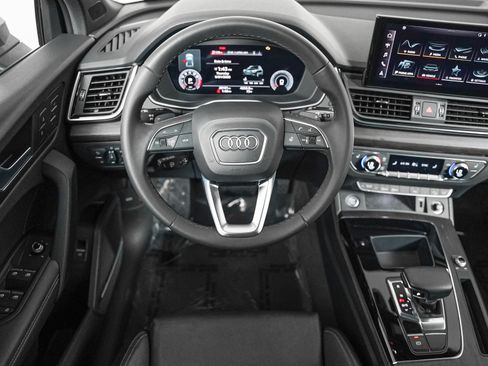 Used 2023 Audi Q5 2.0T Premium Plus w/ Premium Plus Package AWD/4WD image 11