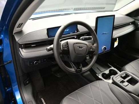 Certified 2025 Ford Mustang Mach-E Select w/ Comfort Package Lite AWD/4WD image 9