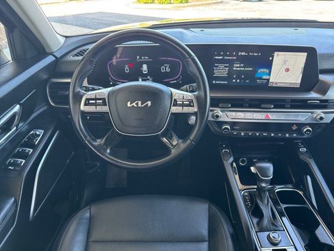 Used 2023 Kia Telluride S image 9