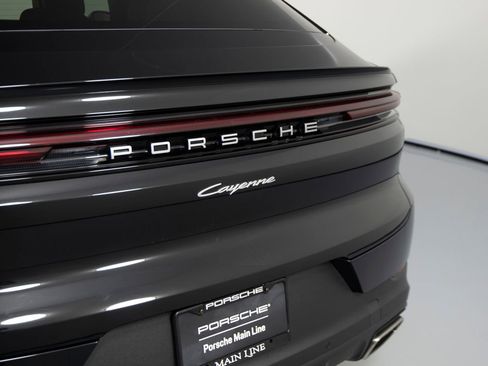 Certified 2025 Porsche Cayenne Coupe image 39