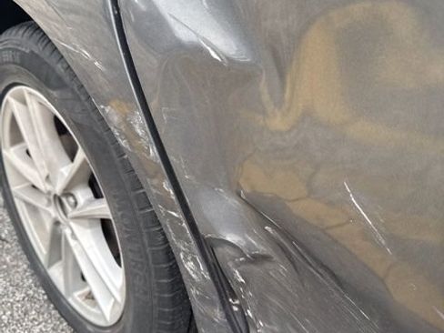 Used 2017 Ford Focus SE image 3