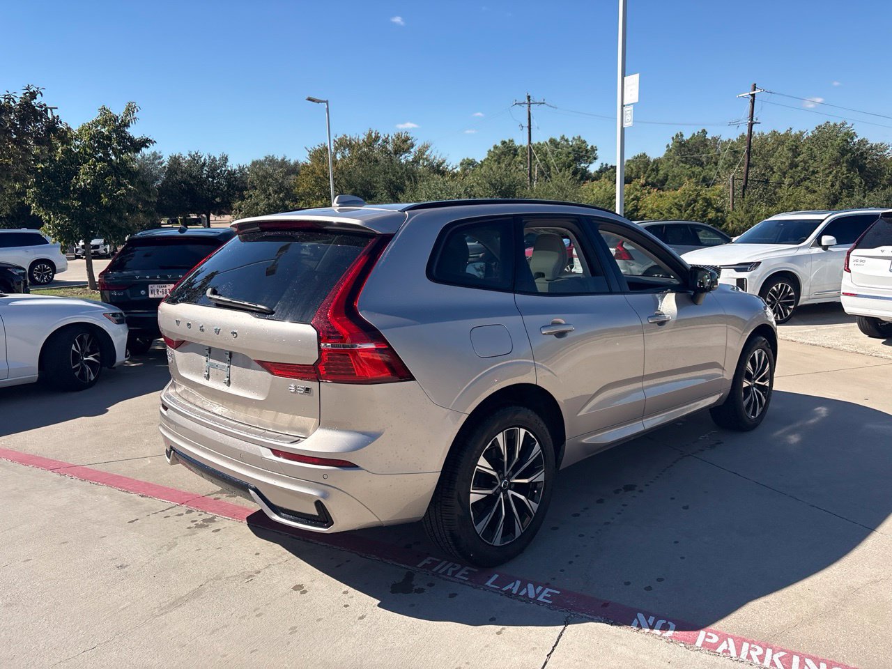 Used 2025 Volvo XC60 B5 Core w/ Protection Package Premier AWD/4WD image 5