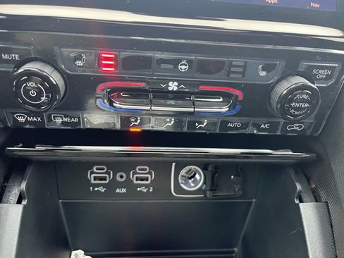 New 2025 Jeep Grand Cherokee L Limited w/ Black Appearance Package image 32