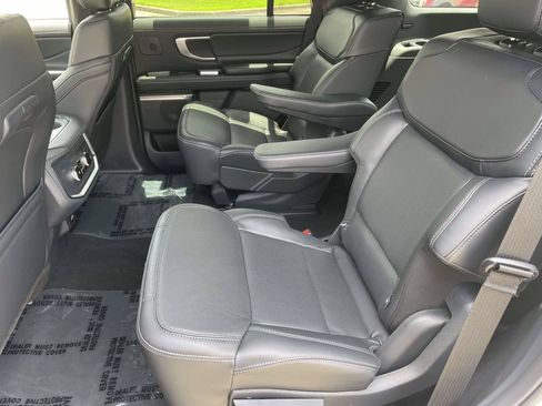 New 2025 Ford Expedition Platinum w/ Stealth Performance Package AWD/4WD image 12