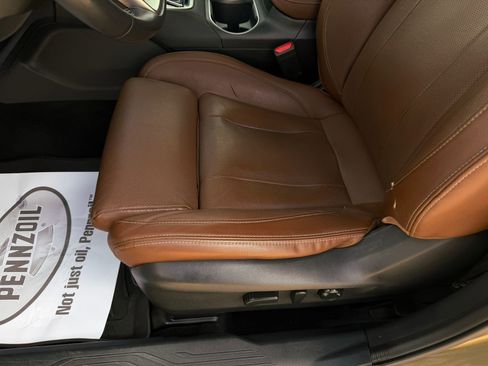 Used 2022 Subaru Outback Touring AWD/4WD image 11