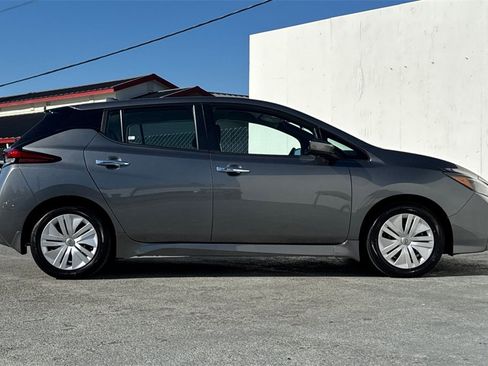 Used 2023 Nissan Leaf S image 3