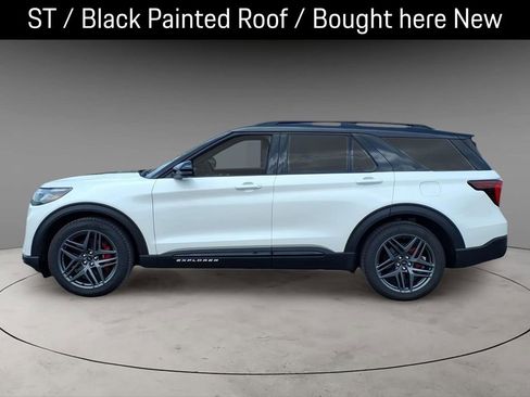 Used 2025 Ford Explorer ST AWD/4WD image 2