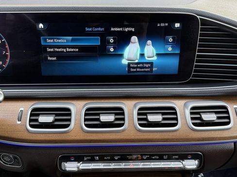 Used 2020 Mercedes-Benz GLE 350 4MATIC w/ AMG Line Exterior image 37