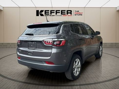 Used 2024 Jeep Compass Sport image 5